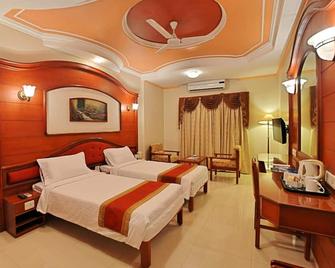 Hotel Gnanam - Thanjāvūr - Bedroom