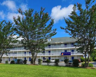 Intown Suites Extended Stay Charlotte Nc - Albemarle - שרלוט - בניין
