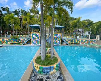 Poracay Resort powered by Cocotel - Angeles City - Pool