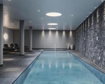 Magma Resort Santorini, In The Unbound Collection By Hyatt - Vourvoulos - בריכה