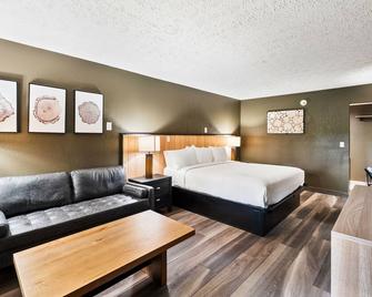Renovated 1 King Pet Friendly - Townsend - Bedroom