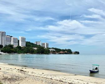Seahome Boutique Hotel - Tanjung Bungah - Пляж