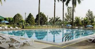Nilai Springs Resort Hotel - Kampung Baharu Nilai - Pool