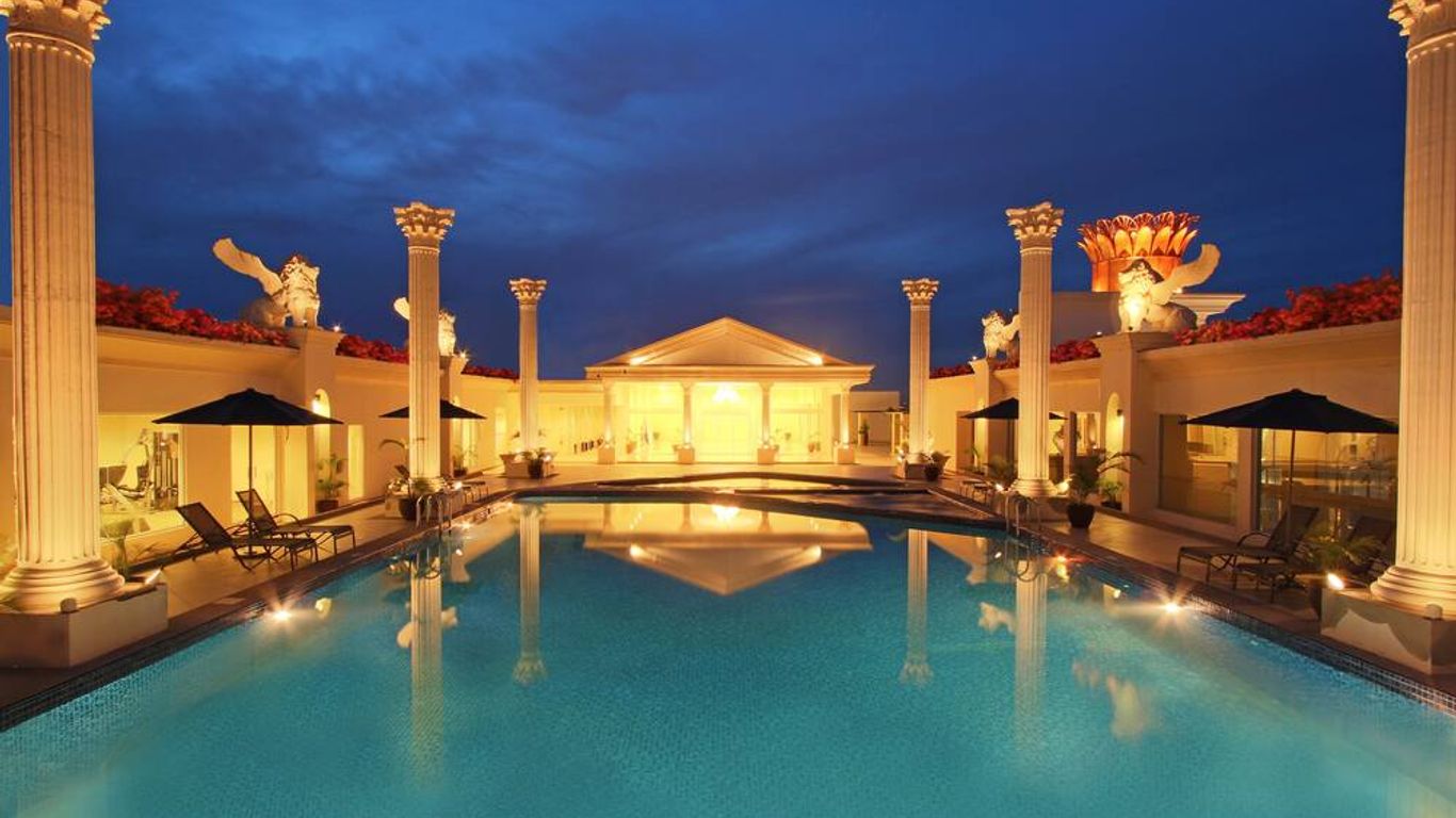 Harmoni One Convention Hotel & Service Apartments