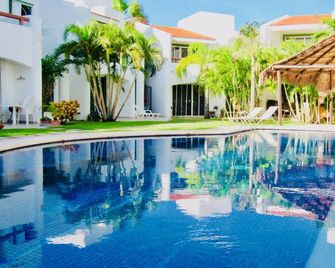 Dolce Vita Caribe Comfort Family Balcony Quintuple Room Pool - Playacar - Playa del Carmen - Pool