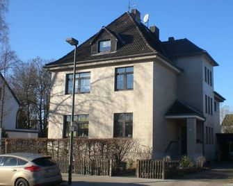 2 Room Fair-Holiday-Assambler Flat In Dusseldorf, Close To Trade Fair And Airport - Dusseldorf - Edifício