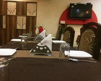 Hotel Shree Sai Shraddha - Raigarh - Restaurant
