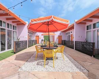 Hermosa Hot Spot Luxe Queen Studio at The Beach Free Parking - Hermosa Beach - Patio