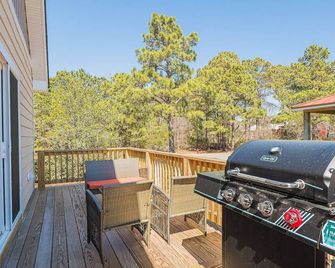 New Outer Banks Golf Cottage - Powells Point - Balcón