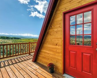 Secluded & Cozy Antimony Cabin w/ Fire Pit - Antimony - Balcony
