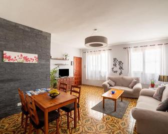 Holiday Home Los Silos Near Playa La Cal - Los Silos - Living room