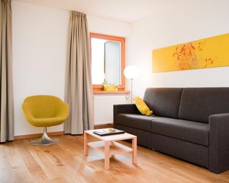 Kreativ Hotel Landhaus Schweigl - Ultimo/Ulten - Huiskamer