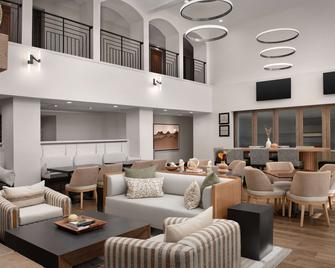 Hampton Inn & Suites Paso Robles - פאסו רובלס - טרקלין