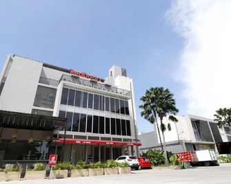 RedDoorz Plus @ Kapuk Business Park - Jakarta - Building