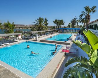 Sifne Thermal Otel - Cesme - Piscina