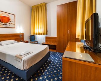 Prealpi Hotel - San Vendemiano - Camera da letto