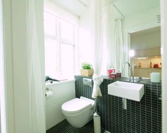 Central Canal Apartments 1 - Copenhagen - Bathroom