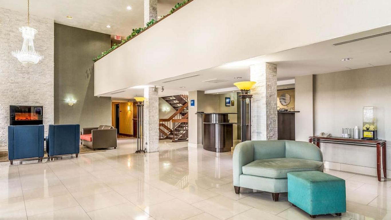 Spark by Hilton Des Plaines Chicago O'Hare