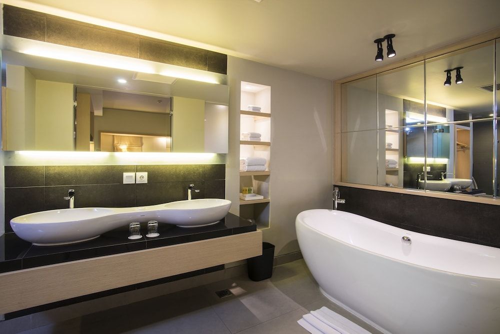 Sevn Legian - Kuta - Bathroom