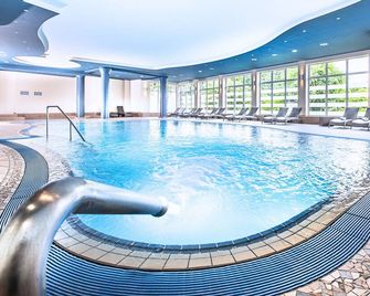 Steigenberger Hotel Treudelberg - Hamburgo - Piscina