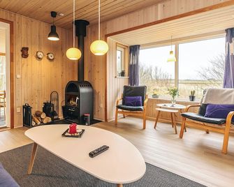 Cozy Holiday Home With View Of Lyngs Drag - Thyholm - Huiskamer