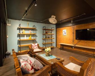 Vestique hostel - Chiềng Mai - Phòng khách