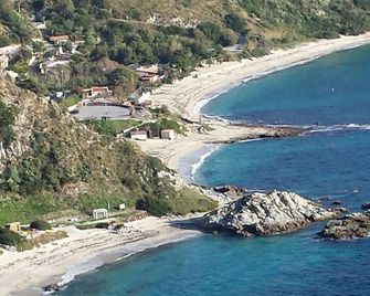 Hotel Marinella - ריקאדי - חוף