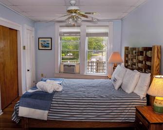 The Curtiss Suite 1 - Hammondsport