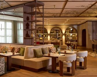 جراند أوتل روي ريني ايكس - إم جاليري كوليكشن - ايكس-أن-بروفانس - ردهة