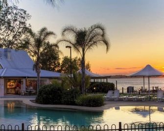 Stay a While at Murrays Beach retreat - Murrays Beach - Piscina