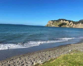 Cove side Bliss - Whangaparaoa - Beach
