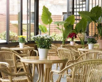 Hostal Fabrellas - Caldes de Malavella - Restaurant