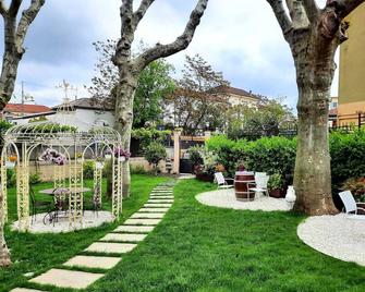 Ristorante Albergo Corona - Novi Ligure - Patio