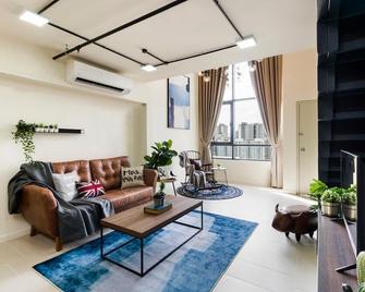 Tamarind Suites Cyberjaya - Cyberjaya - Wohnzimmer
