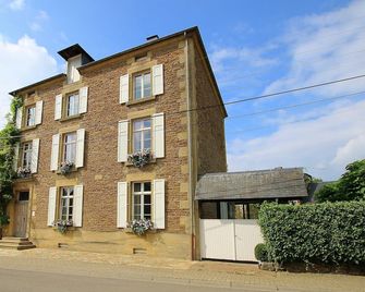 Unique Holiday Home in Virton with Hot Tub - Habay - Building