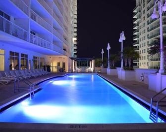 High Rise Brickell Modern Studio - Miami - Zwembad
