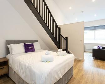 Pillo Rooms Serviced Apartments - Manchester Arena - Manchester - Yatak Odası