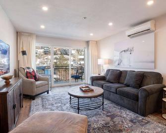 Private Balcony Overlooking Historic Downtown Park City - Cleaning fees included! - Park City - Living room