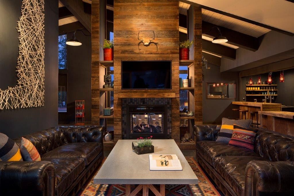 Basecamp Tahoe City - Tahoe City - Living room