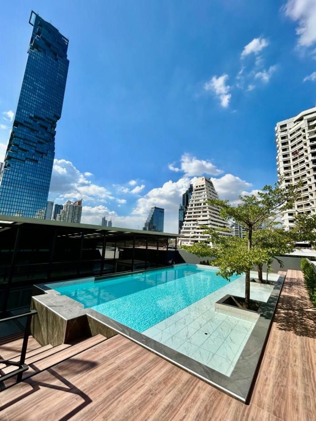 Quad Silom condominium
