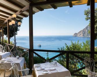 Hotel Porto Roca - מונטרוסו אל מארה - מסעדה