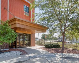 Econo Lodge Inn & Suites Fairgrounds - Des Moines - Gebäude