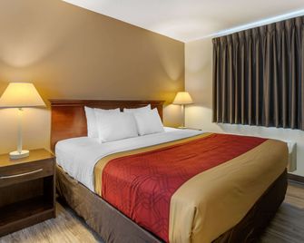 إيكونو لودج إن آند سويتس فير جراوندز - دي موين - غرفة نوم