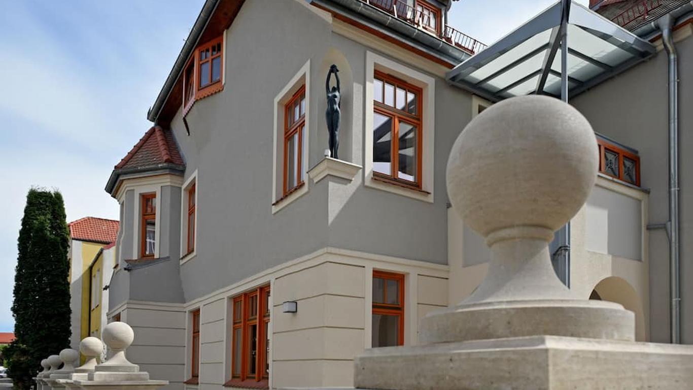 Dali Aparthotel