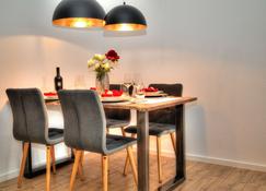 Business Apartment 9 close to Basel & France - Weil am Rhein - Dining room