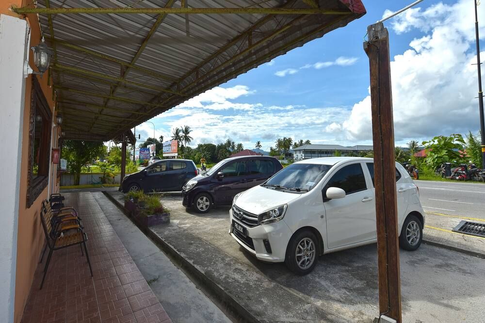 Hotel O Awan Biru Motel - Pantai Cenang - Außenansicht
