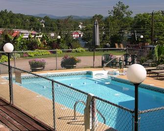 Bay Top Motel - Laconia - Zwembad