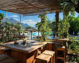 Weekend Glamping Resort - San Felice del Benaco - Restaurant