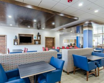Holiday Inn Express & Suites Atchison By IHG - Atchison - Restaurant