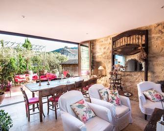 Le Roc sur l'Orbieu House 8pers/air-conditioned/ heated pool/jacuzzi/Carcassonne - Saint-Pierre-des-Champs - Sala de estar
